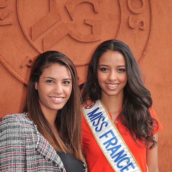 Chloé Mortaud et Flora Coquerel, Miss France 2014, posant au village des Internationaux de France de tennis de Roland Garros à Paris, le 3 juin 2014.  People at the village of French Tennis Open in Roland Garros in Paris on June 3, 2014.03/06/2014 - Paris