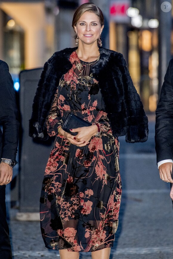 La princesse Madeleine de Suède, enceinte, au concert organisé après la session inaugurale du Parlement suédois le 12 septembre 2017 à Stockholm.