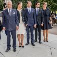 La reine Silvia, le roi Carl XVI Gustaf, la princesse Victoria, le prince Daniel, le prince Carl Philip et la princesse Madeleine de Suède, enceinte, lors de la session d'ouverture du Parlement à Stockholm le 12 septembre 2017.