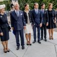 La reine Silvia, le roi Carl XVI Gustaf, la princesse Victoria, le prince Daniel, le prince Carl Philip et la princesse Madeleine de Suède, enceinte, lors de la session d'ouverture du Parlement à Stockholm le 12 septembre 2017.