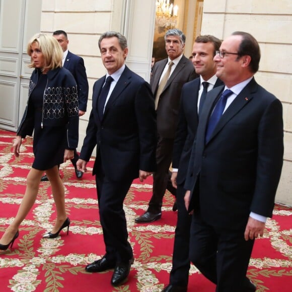 Brigitte Macron, Nicolas Sarkozy et Francois Hollande et Emmanuel Macron, président de la République, lors de la réception des acteurs de la candidature de Paris aux Jeux Olympiques et Paralympiques de 2024 au palais de l'Elysée à Paris le 15 septembre 2017. © Hamilton / Pool / Bestimage