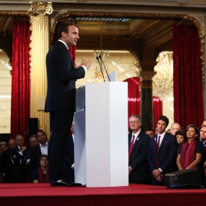 Emmanuel Macron, président de la République, Brigitte Macron, Nicolas Sarkozy et Francois Hollande lors de la réception des acteurs de la candidature de Paris aux Jeux Olympiques et Paralympiques de 2024 au palais de l'Elysée à Paris le 15 septembre 2017. © Hamilton / Pool / Bestimage