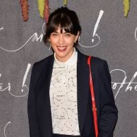 Nolwenn Leroy : Maman "badass", obligée de "tirer son lait dans les toilettes" !