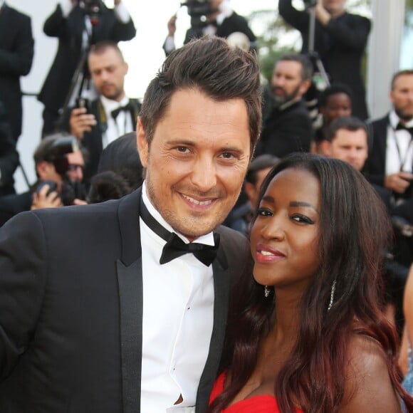 Vincent Cerutti et sa fiancée Hapsatou Sy à la montée des marches du film "D'Après Une Histoire Vraie" lors du 70ème Festival International du Film de Cannes, le 27 mai 2017. © Denis Guignebourg/Bestimage