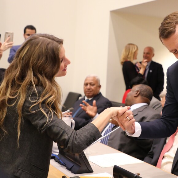 Le président de la République française Emmanuel Macron et Gisele Bündchen pendant une réunion de travail sur le pacte mondial pour l'environnement lors de la 72ème assemblée générale de l'organisation des Nations-Unis (ONU) à New York, le 20 septembre 2017. © Ludovic Marin/Pool/Bestimage