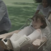 La fille de Charlotte Gainsbourg et Yvan Attal, Alice, dans le clip Deadly Valentine, de sa mère.