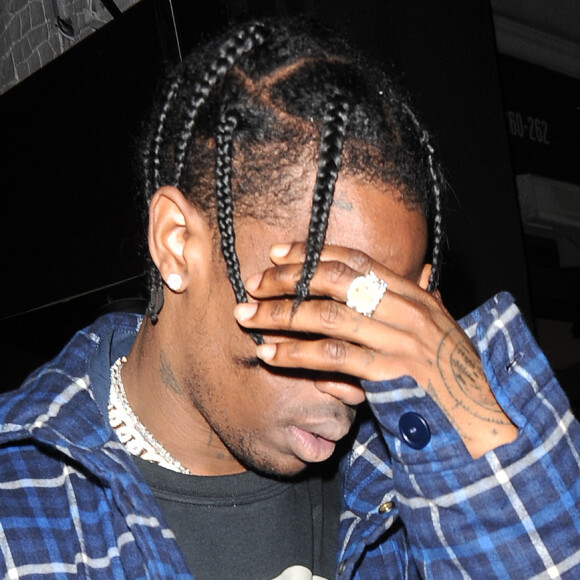 Exclusif - Kylie Jenner et son compagnon Travis Scott quittent le restaurant Ours le 11 juillet 2017 à Los Angeles. Le jeune couple attend un premier enfant, une fille, pour février 2018.