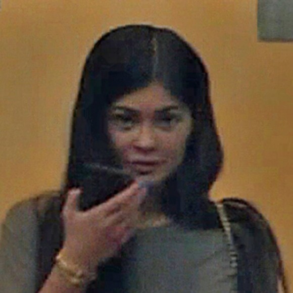 Kylie Jenner à la sortie d'un hôtel à Miami, où elle se trouvait avec son compagnon Travis Scott, le 7 juin 2017.