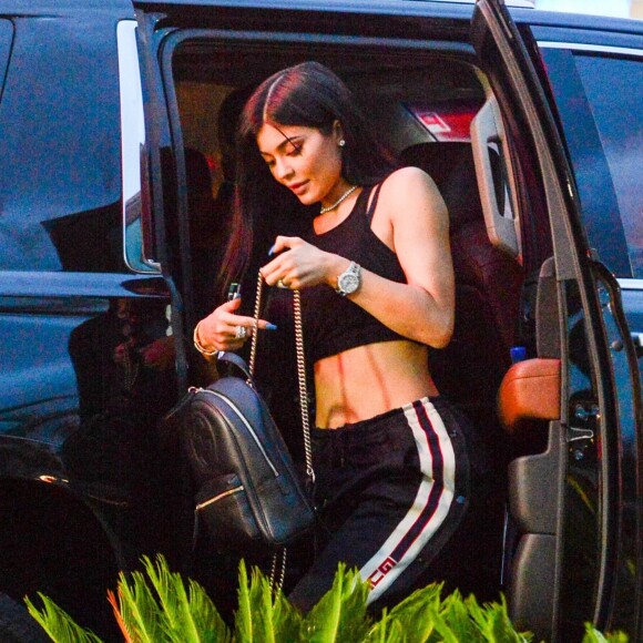 Kylie Jenner le 6 juin 2017 lors du tournage d'un clip à Miami, avec son compagnon Travis Scott.