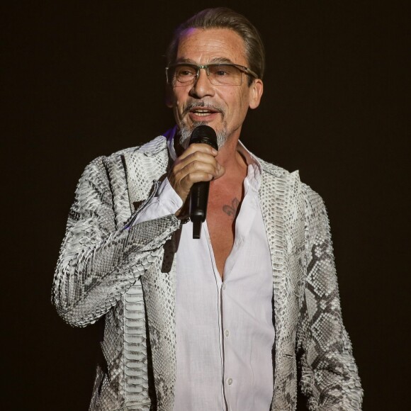 Florent Pagny sur scène avec le spectacle "55 Tour" à Lille le 22 septembre 2017. © Stéphane Vansteenkiste / Bestimage