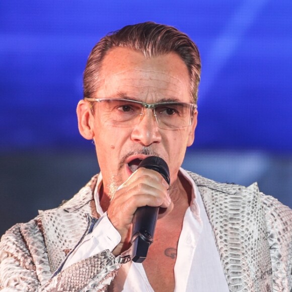 Florent Pagny sur scène avec le spectacle "55 Tour" à Lille le 22 septembre 2017. © Stéphane Vansteenkiste / Bestimage