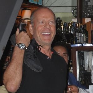 Bruce Willis en très grande forme au Socialista à New York le 23 septembre 2017 pour le dîner de fiançailles de Quentin Tarantino et sa compagne Daniella Pick.