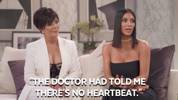 Kim Kardashian sur le plateau de l'émission spéciale célébrant les dix ans de "L'incroyable famille Kardashian".
