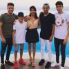 Luca Zidane pose avec sa maman et ses trois frères pour leur dernier jour de vacances à Ibiza, juillet 2017.