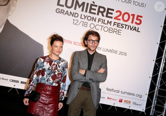Le chanteur Raphael et sa compagne Mélanie Thierry - Soirée d'ouverture de la 7e édition du Festival Lumière 2015 à la Halle Tony-Garnier à Lyon le 12 octobre 2015.