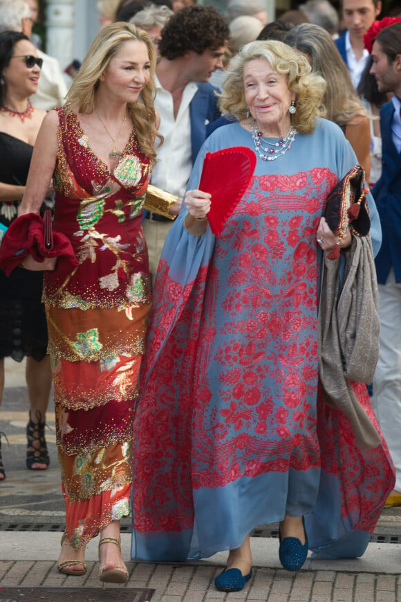 Paola Marzotto et la comtesse Marta Marzotto, mère et grand-mère de Beatrice Borromeo, le 31 juillet 2015 avant le mariage religieux de Beatrice et de Pierre Casiraghi.