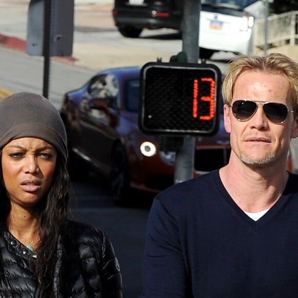 Tyra Banks et son compagnon Erik Asla à Los Angeles, le 7 février 2014.