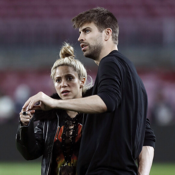 Shakira et Gerard Piqué au Camp Nou à Barcelone. Le 8 mars 2017.