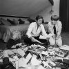 Archives -En France, Jean Rochefort chez lui avec sa femme Alexandra le 1er juillet 1965.