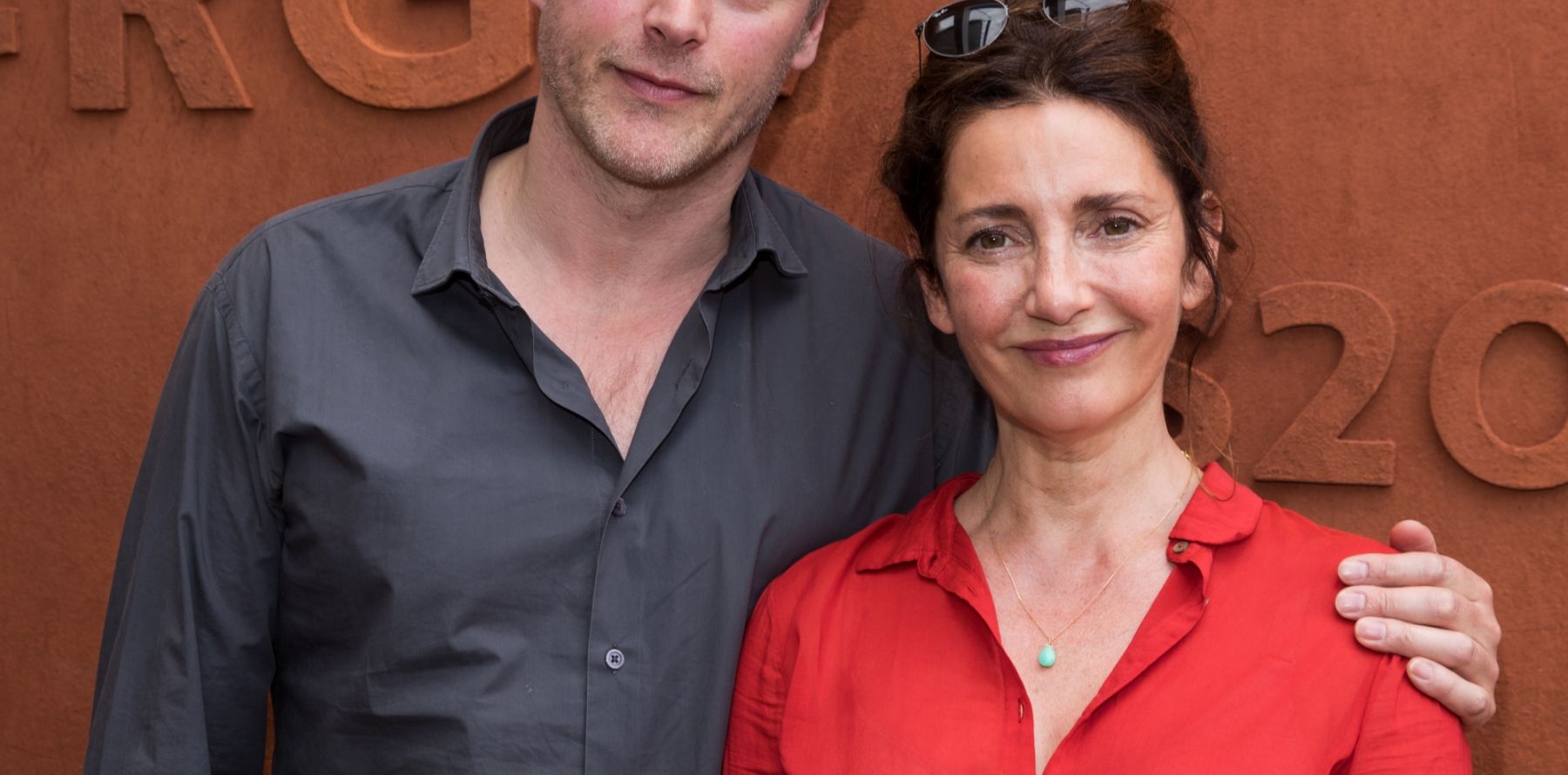 Qui Sont Les Parents De Valérie Karsenti Valérie Karsenti : Avec son mari, elle a failli adopter un enfant