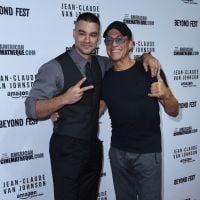 Jean-Claude Van Damme : Bain de foule avec son fils, Kristopher