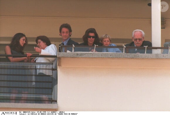 La famille de Monaco assiste au Grand Prix de Formule 1 de Monaco en 1995 - Caroline est avec Vincent Lindon