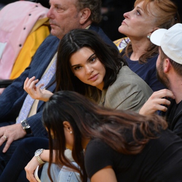 Kendall Jenner assiste au match de NBA Los Angeles Lakers - Los Angeles Clippers au Staples Center à Los Angeles, le 19 octobre 2017.