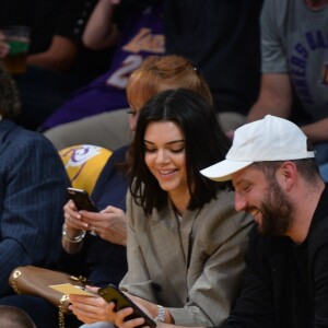 Kendall Jenner assiste au match de NBA Los Angeles Lakers - Los Angeles Clippers au Staples Center à Los Angeles, le 19 octobre 2017.