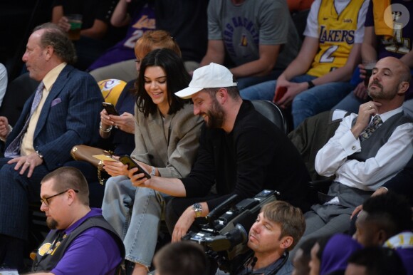 Kendall Jenner assiste au match de NBA Los Angeles Lakers - Los Angeles Clippers au Staples Center à Los Angeles, le 19 octobre 2017.