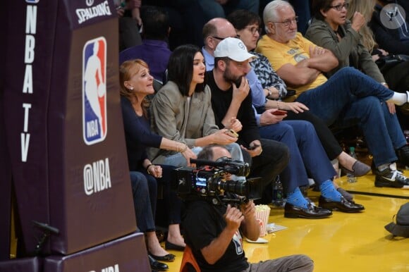 Kendall Jenner assiste au match de NBA Los Angeles Lakers - Los Angeles Clippers au Staples Center à Los Angeles, le 19 octobre 2017.