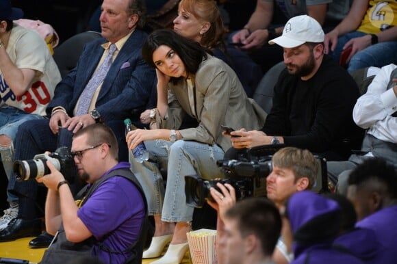 Kendall Jenner assiste au match de NBA Los Angeles Lakers - Los Angeles Clippers au Staples Center à Los Angeles, le 19 octobre 2017.