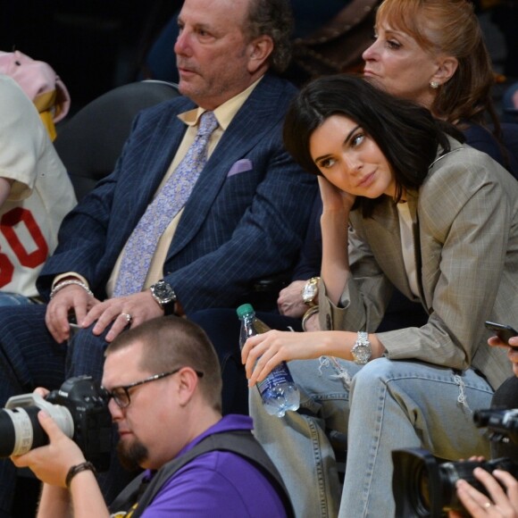 Kendall Jenner assiste au match de NBA Los Angeles Lakers - Los Angeles Clippers au Staples Center à Los Angeles, le 19 octobre 2017.