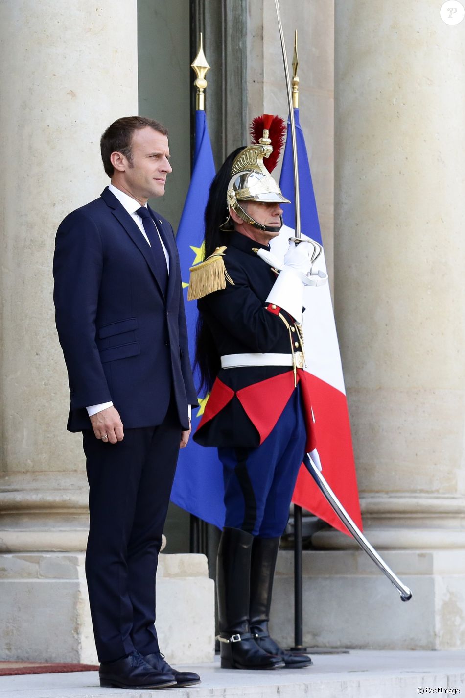 Le Président de la République Emmanuel Macron reçoit Monseigneur Joan ...