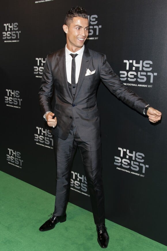 Cristiano Ronaldo (meilleur joueur) - The Best FIFA Football Awards 2017 au London Palladium à Londres, le 23 octobre 2017. © Pierre Perusseau/Bestimage