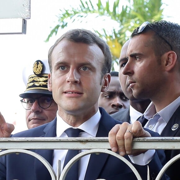 Déambulation du Président de la République, Emmanuel Macron dans les rues de Cayenne, Guyane Francaise. Le 28 octobre 2017. © Stéphane Lemouton / BestImage