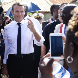 Le président de la République française visite Maripasoula lors de sa visite de 48h dans le département, en Guyane française, le 26 octobre 2017. © Stéphane Lemouton/BestImage