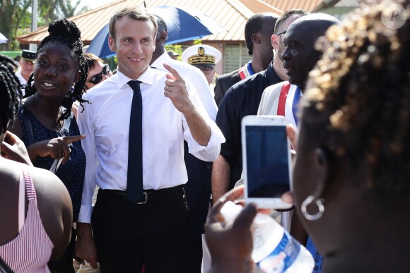 Le président de la République française visite Maripasoula lors de sa visite de 48h dans le département, en Guyane française, le 26 octobre 2017. © Stéphane Lemouton/BestImage