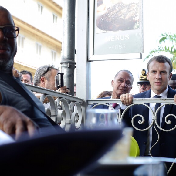 Déambulation du Président de la République, Emmanuel Macron dans les rues de Cayenne, Guyane Francaise. Le 28 octobre 2017. © Stéphane Lemouton / BestImage