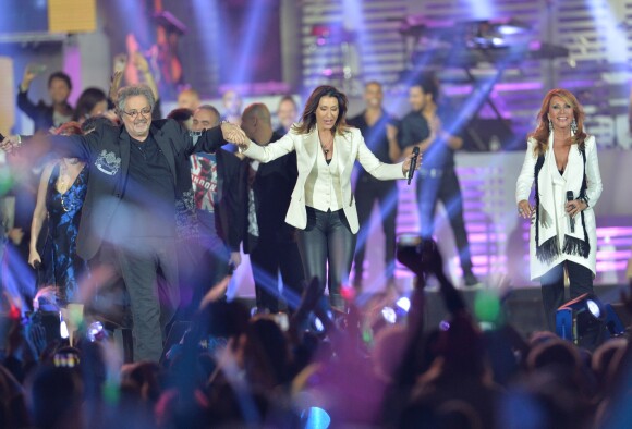 Patrick Hernandez, Sabrina Salerno, Julie Pietri - Concert Stars 80 au Stade de France à Saint-Denis le 9 mai 2015.