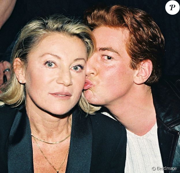 Sheila avec son fils Ludovic Chancel au Queen, Paris, le 12 janvier 1998.