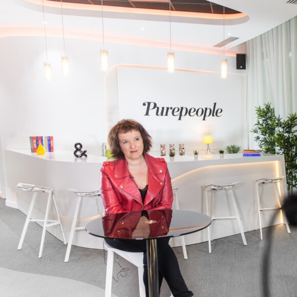 Exclusif - Rendez-vous avec Anne Roumanoff dans les locaux de Webedia pour une Interview pour PurePeople à Levallois-Perret le 3 aout 2016.