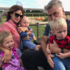 Alec Baldwin avec sa femme Hilaria et leurs trois enfants, Carmen, Rafael et Leonardo. Photo publiée le 14 octobre 2017 sur Instagram.