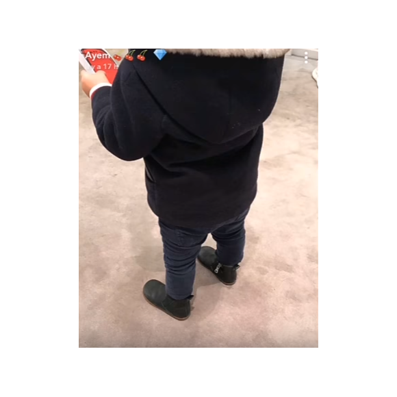 Ayem Nour en pleine séance de shopping pour son fils Ayvin chez Baby Dior.