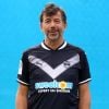 Exclusif - L'animateur Stéphane Plaza, de passage à Bordeaux pour le tournage d'une de ses émissions en à profité pour venir chercher sa tenue complète avec le nouveau maillot des joueurs des Girondins de Bordeaux, dont il est supporter assidu, au centre d'entrainement du Haillan le 1er septembre 2017. © Patrick Bernard-Fabien Cottereau/ Bestimage