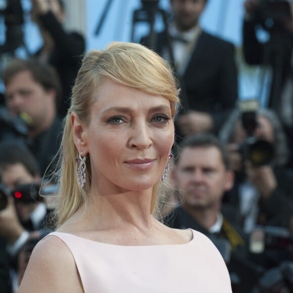 Uma Thurman à la montée des marches de la soirée du 70e Anniversaire du Festival International du Film de Cannes, le 23 mai 2017. © Pierre Perusseau/Bestimage