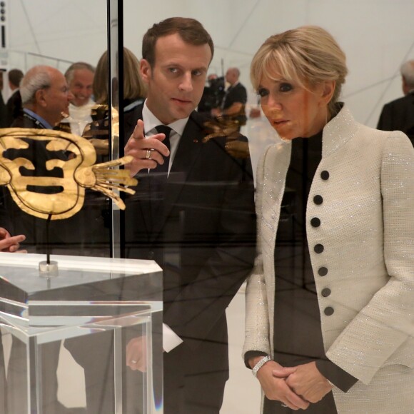 Emmanuel Macron et Brigitte Macron - Visite du Louvre Abu Dhabi, le 8 novembre 2017 Photo : Ludovic MARIN/Pool/ABACAPRESS