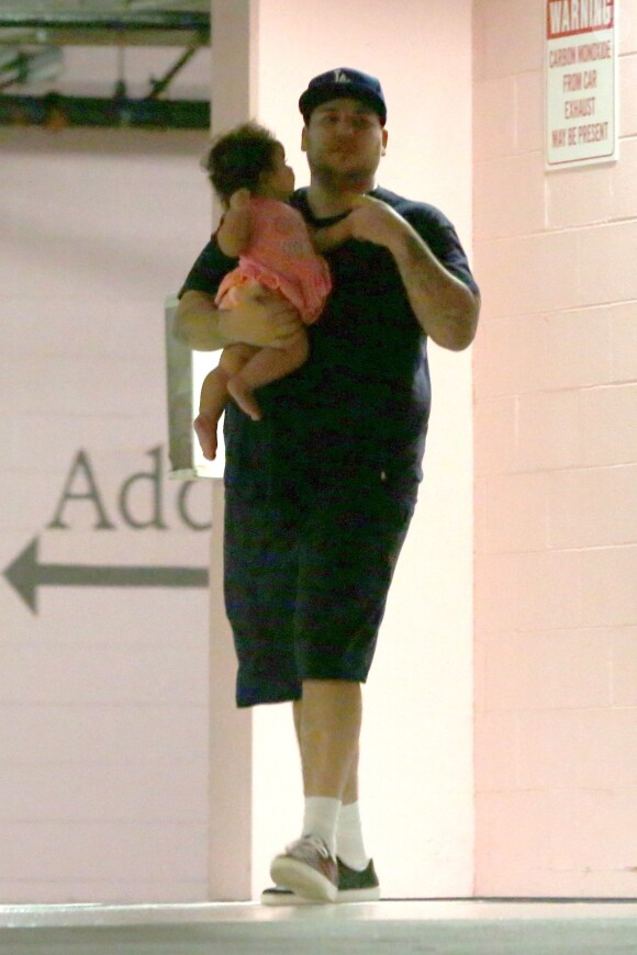 Exclusif - Rob Kardashian accompagne sa fille Dream chez le docteur à Los Angeles, le 11 août 2017