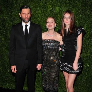 Bart Freundlich, sa femme Julianne Moore et leur fille Liv Freundlich - 10e édition du MoMA Film Benefit en l'honneur de Julianne Moore. New York, le 13 novembre 2017.
