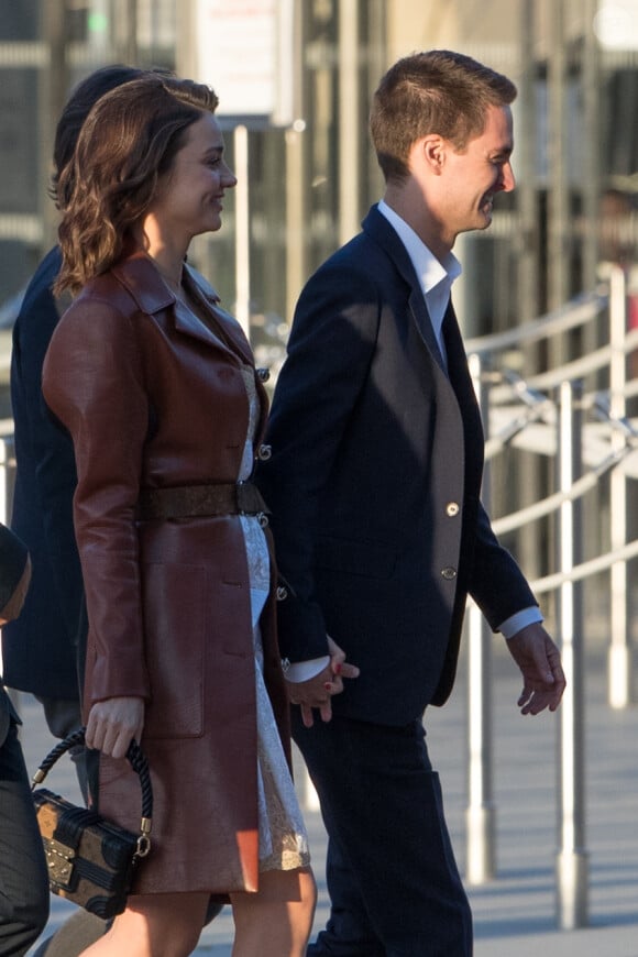 Miranda Kerr et son fiancé Evan Spiegel arrivent au cocktail du dîner de présentation de la nouvelle collection Vuitton "Masters, Les Grands Maîtres" en collaboration avec Jeff Koons au Louvre à Paris, France, le 11 avril 2017.