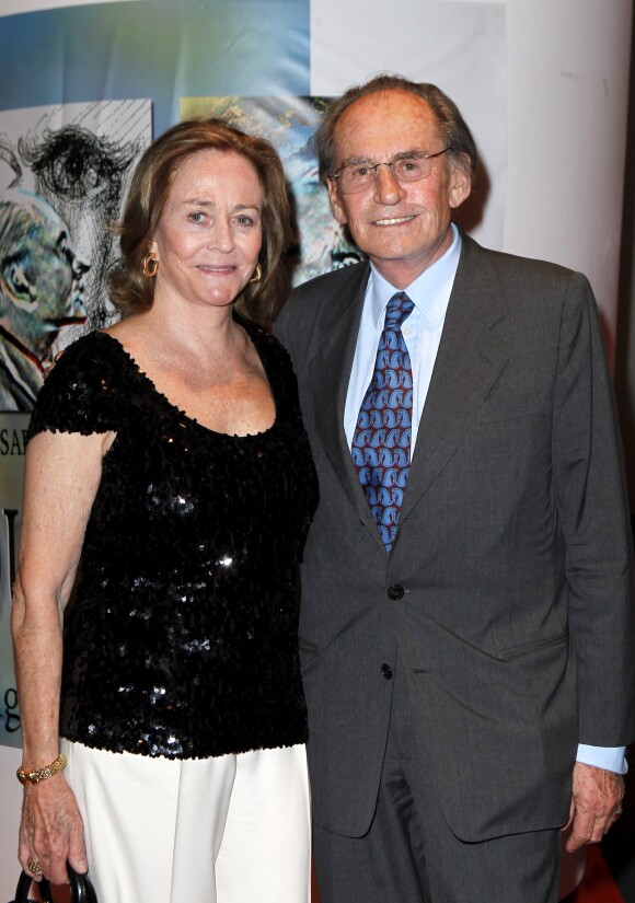 Exclusif - Pal Sarkozy et sa femme Inès - Vernissage de l'exposition des tableaux de Pal Sarkozy à l'espace Cardin, Paris, le 24 avril 2010.